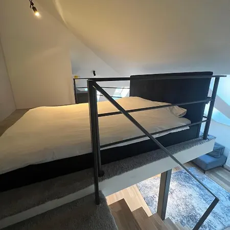 Апартаменты Loft 1 Bd Castle With Free Parking Каунас